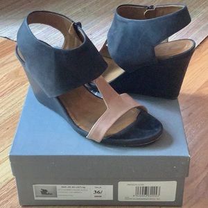 Coclico Women's Jojo Wedge Sandal size 36 EU 6